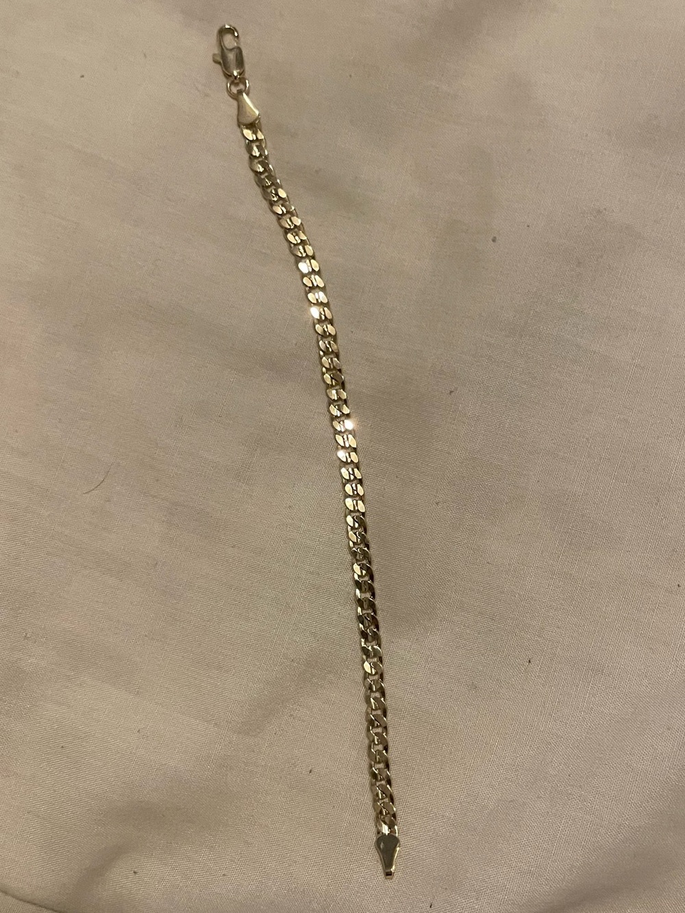 New - 14k gold finish Cuban bracelet